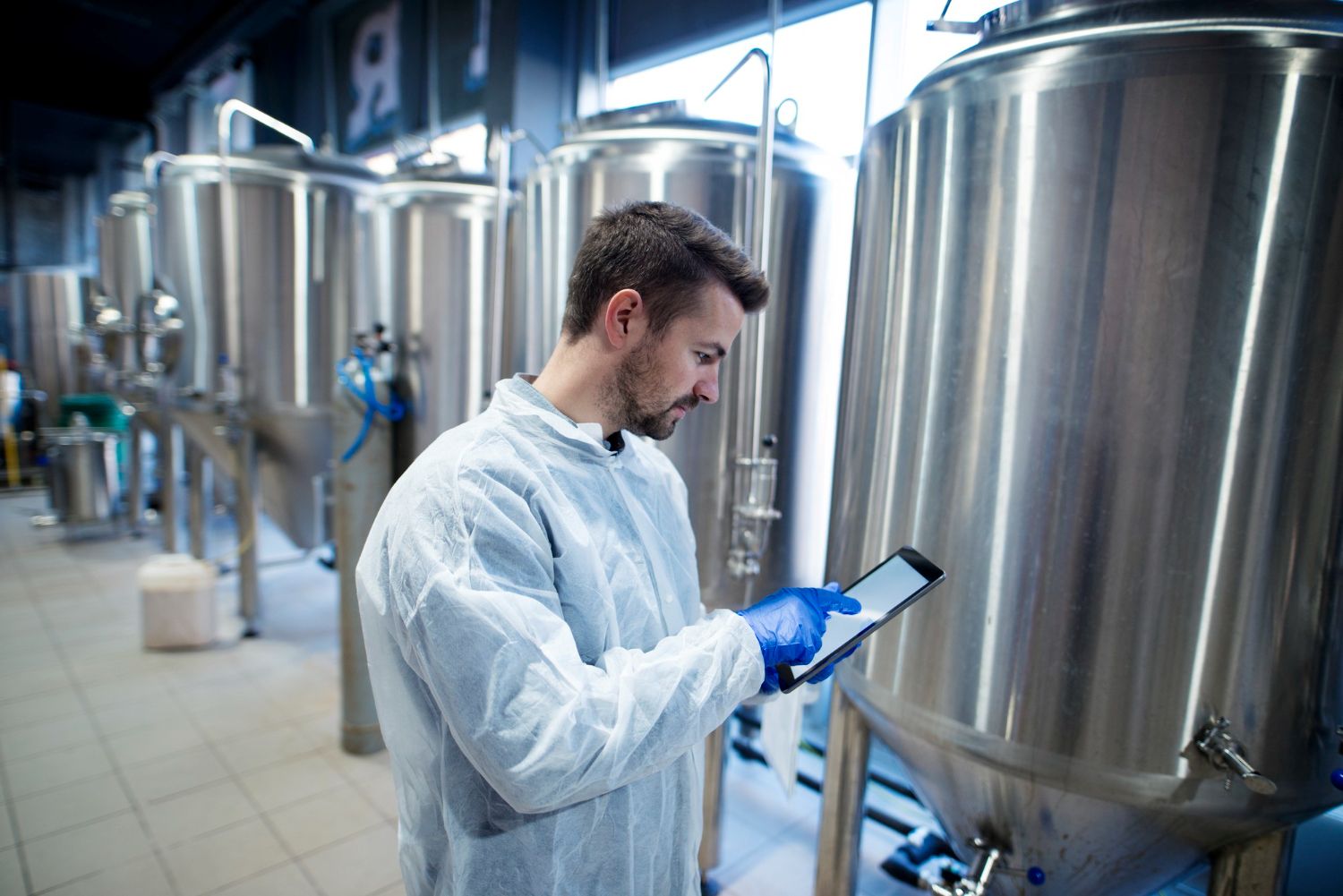 Tecnologie enologiche avanzate: evoluzione, automazione e controllo dei processi